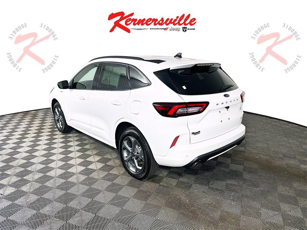 Used 2023 Ford Escape ST-Line w/ Tech Pack #1 image 5