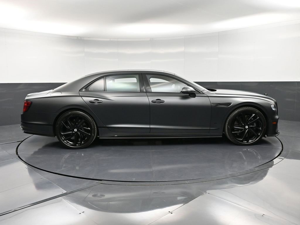 Used 2025 Bentley Flying Spur Plug-In Hybrid image 9