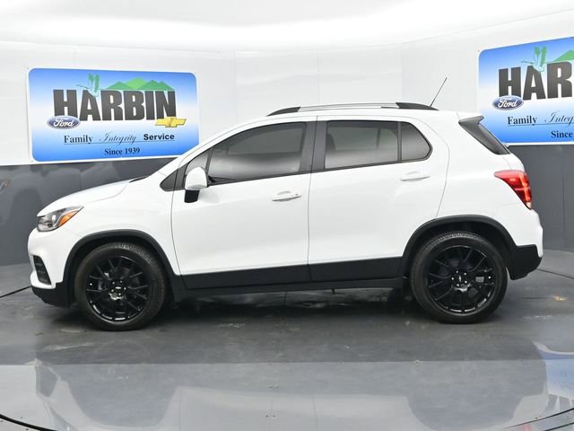 Used 2022 Chevrolet Trax LT w/ Sport Edition FWD image 2