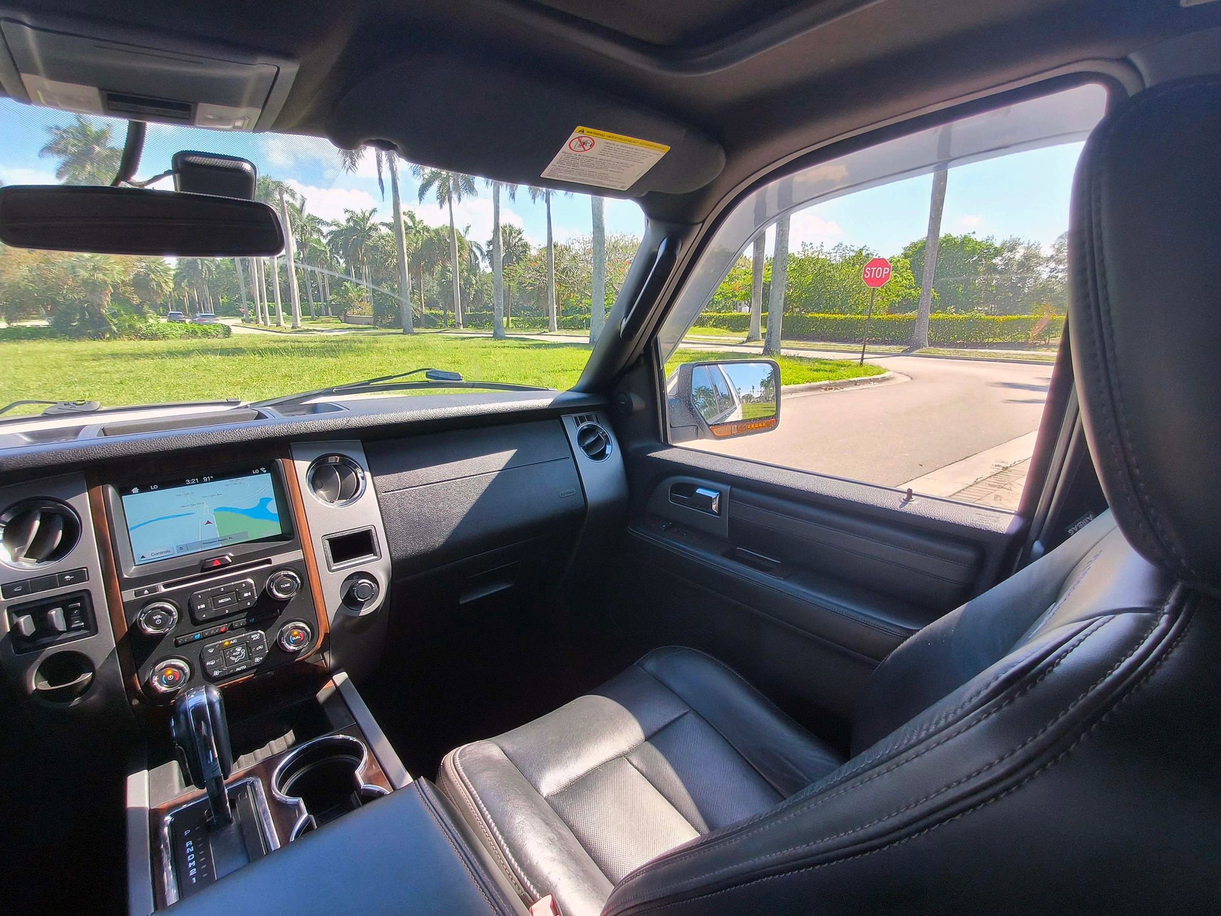 Used 2017 Ford Expedition Platinum RWD image 29