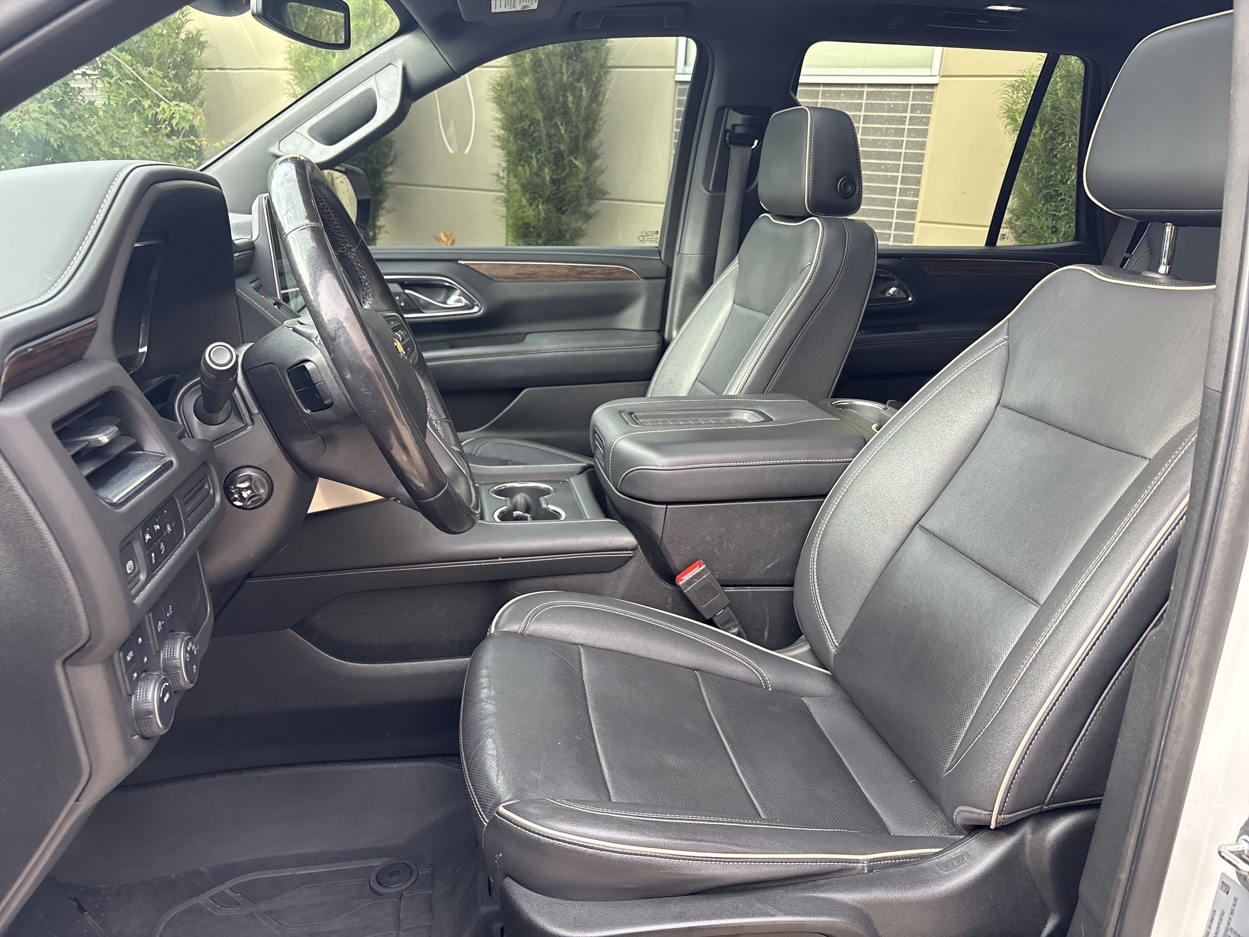Used 2023 Chevrolet Tahoe Premier AWD/4WD image 16