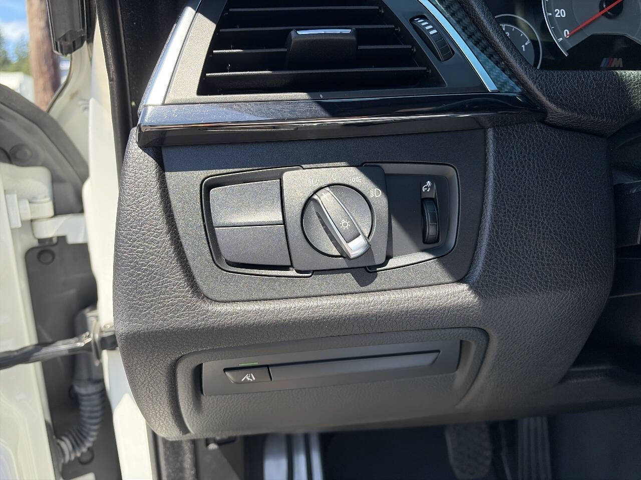 Used 2018 BMW M4 Coupe w/ Competition Package RWD image 36