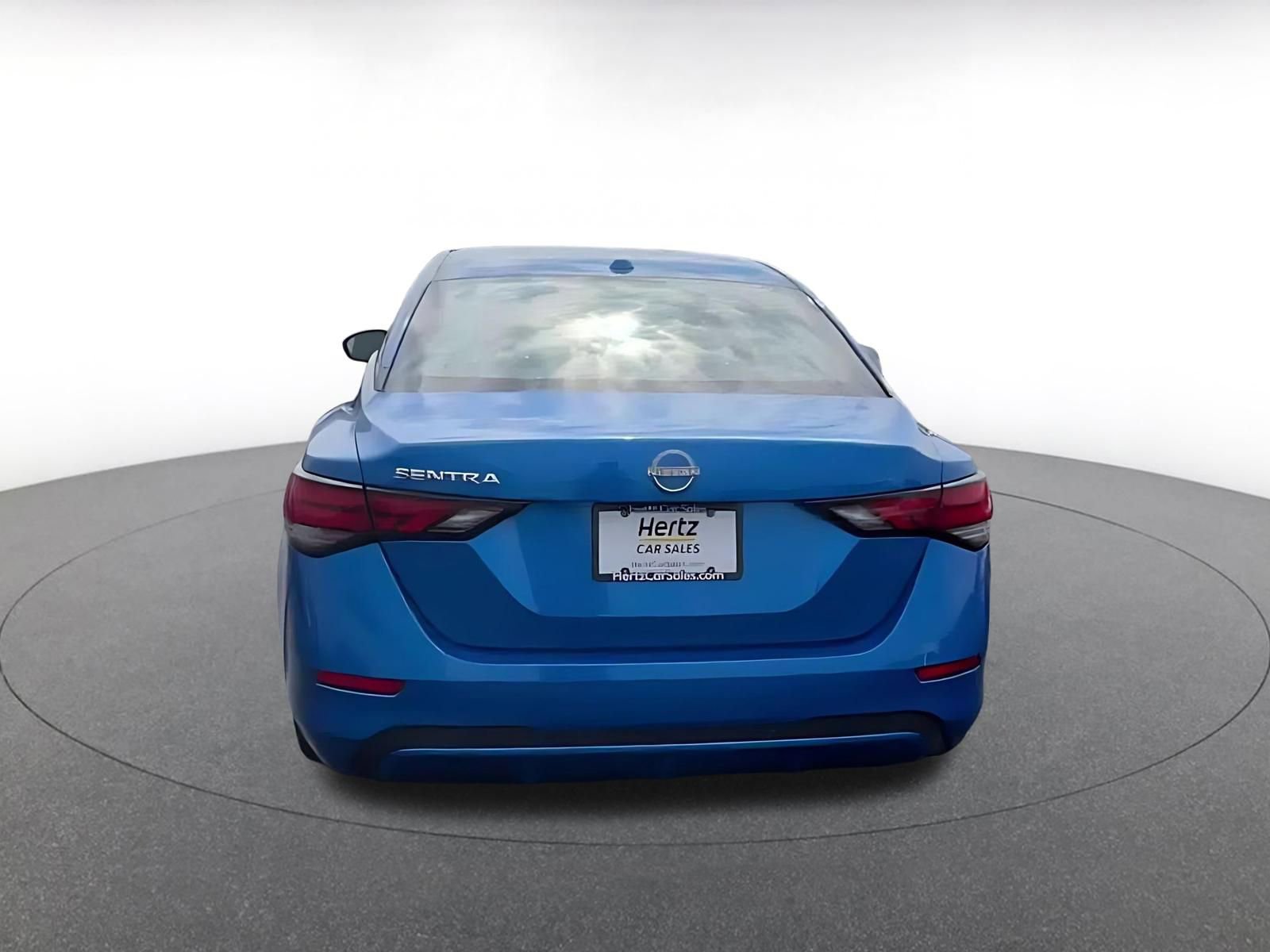 Used 2025 Nissan Sentra SV FWD image 11