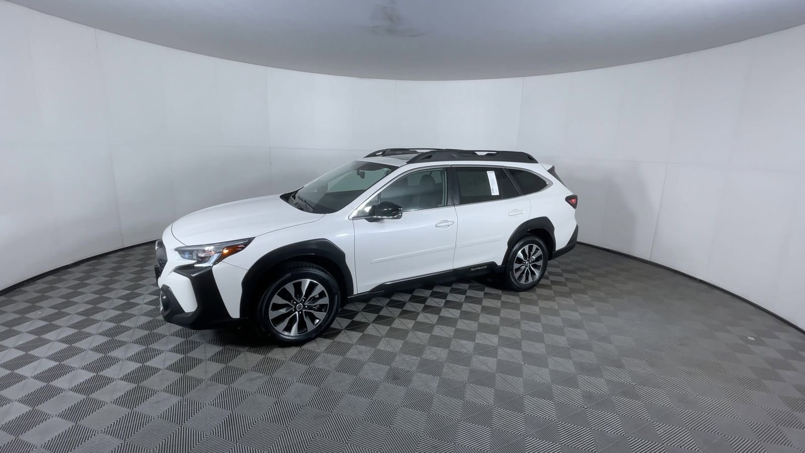 Used 2024 Subaru Outback Limited AWD/4WD image 4