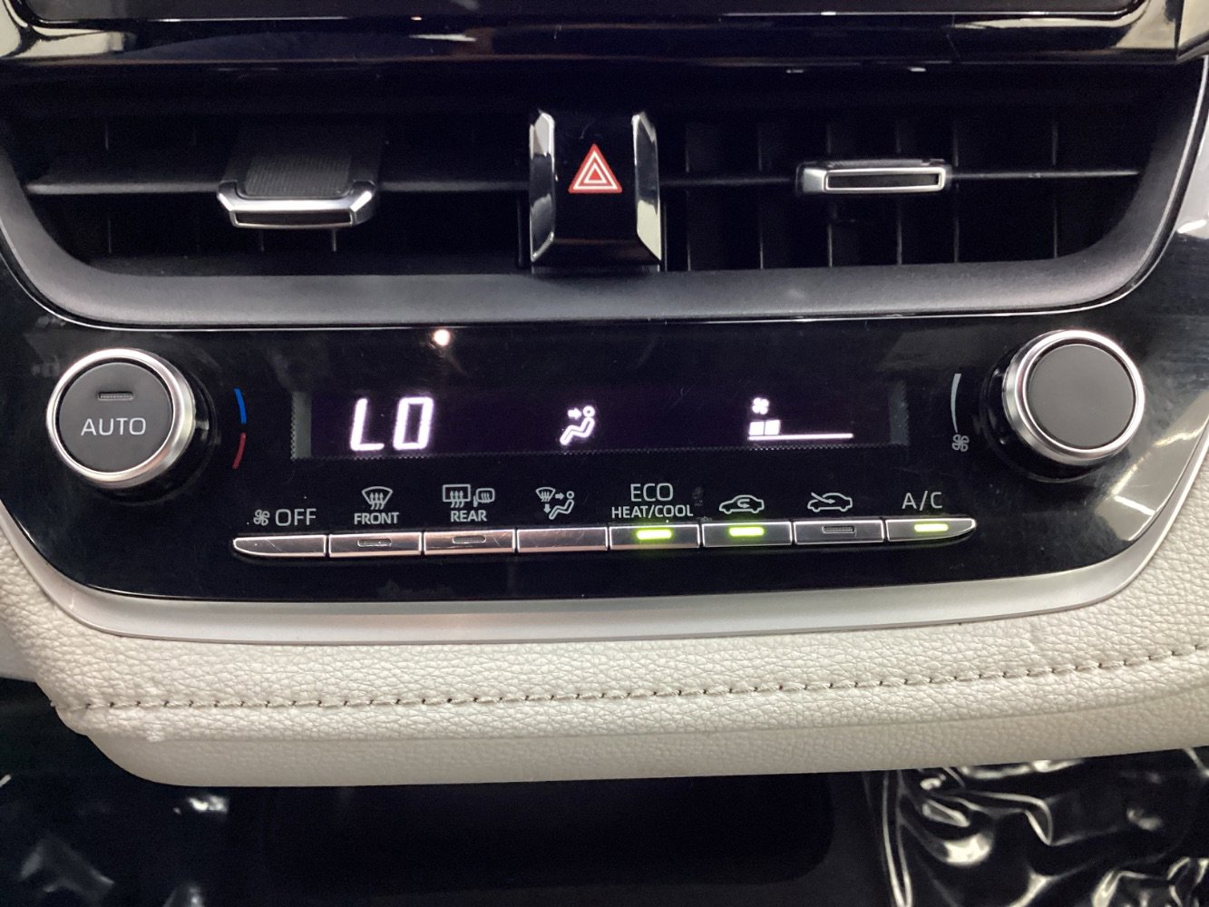 Used 2023 Toyota Corolla SE FWD image 35