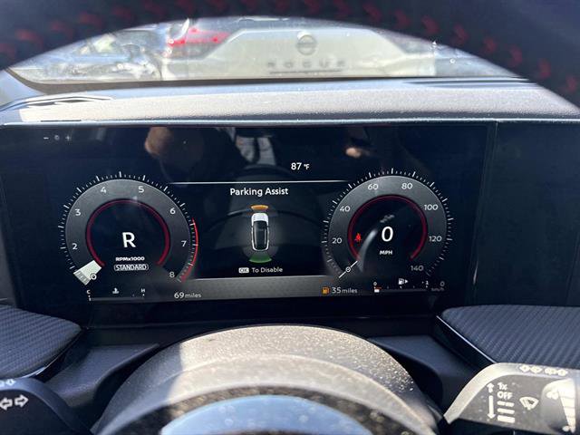 New 2025 Nissan Kicks SR w/ Illumination Package image 13