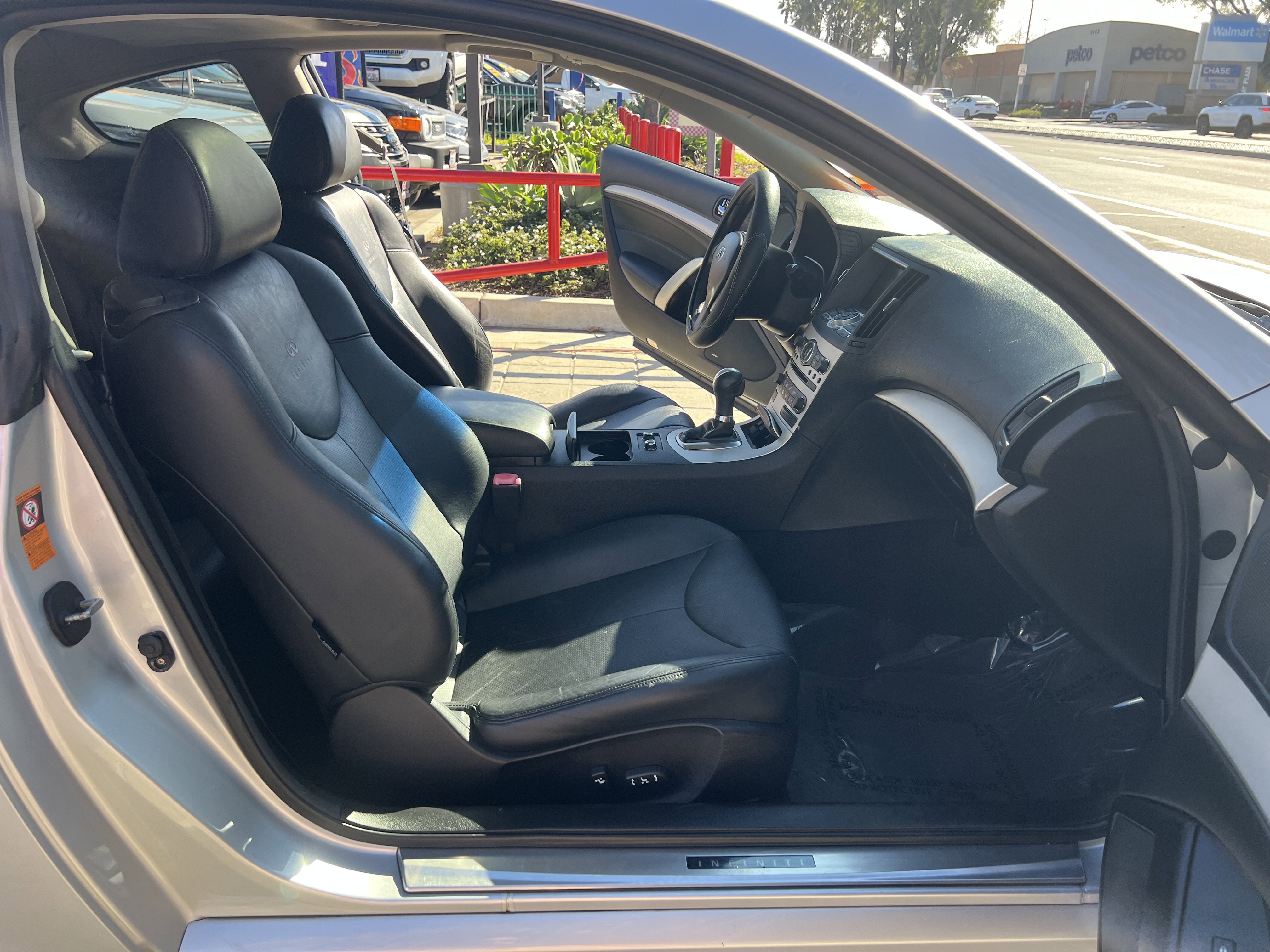 Used 2009 INFINITI G37 Journey w/ Premium Pkg image 32