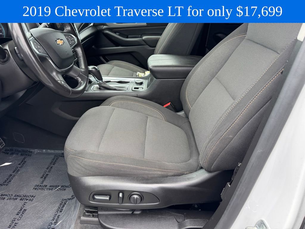 Used 2019 Chevrolet Traverse LT FWD image 16