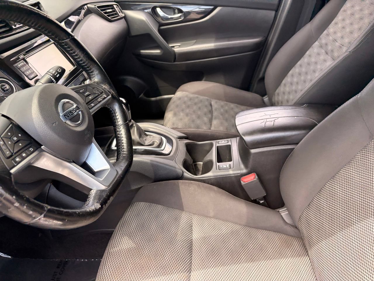 Certified 2022 Nissan Rogue Sport SV FWD image 18