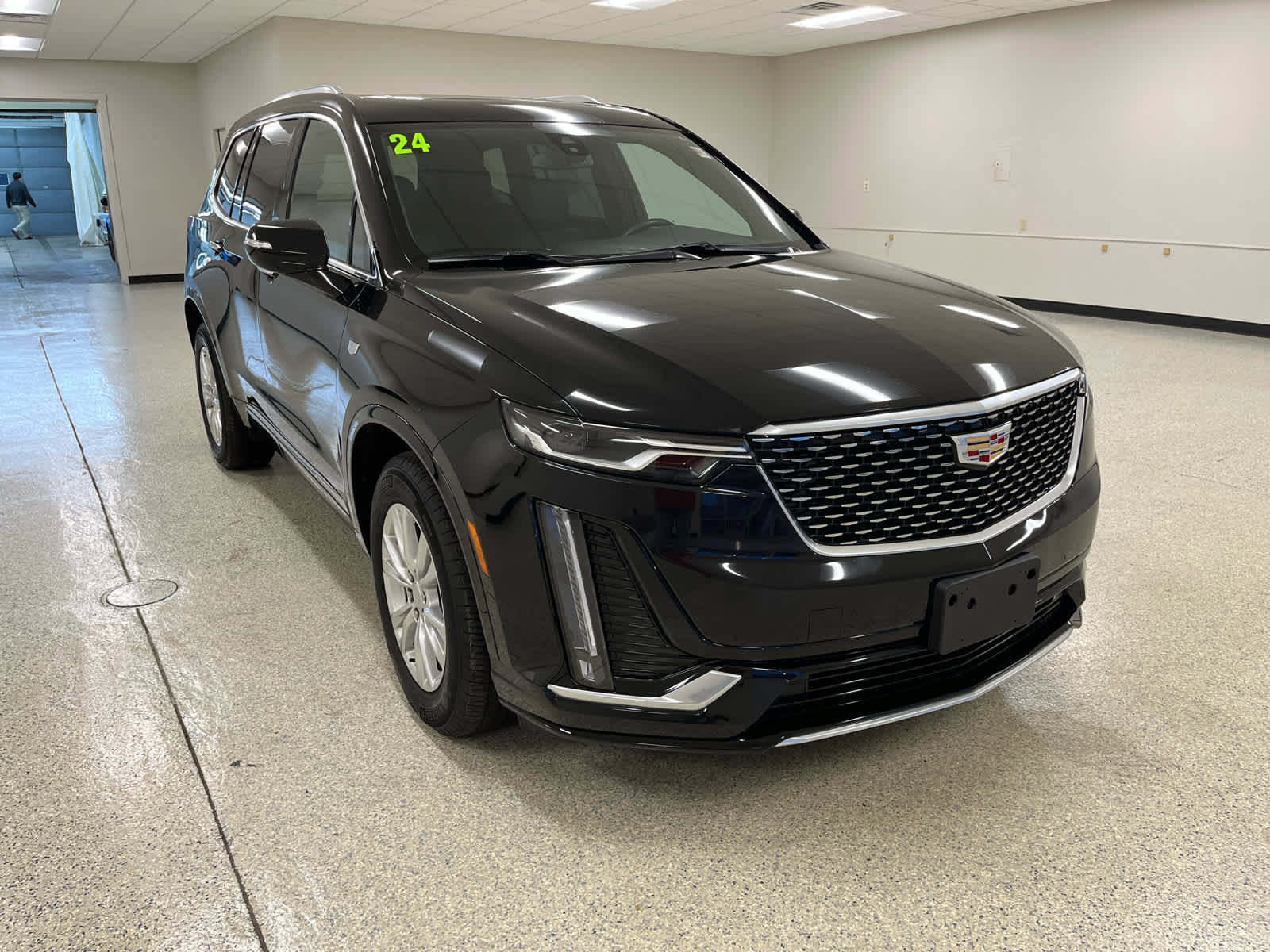 Used 2024 Cadillac XT6 Luxury w/ LPO, Floor Liner Package image 5
