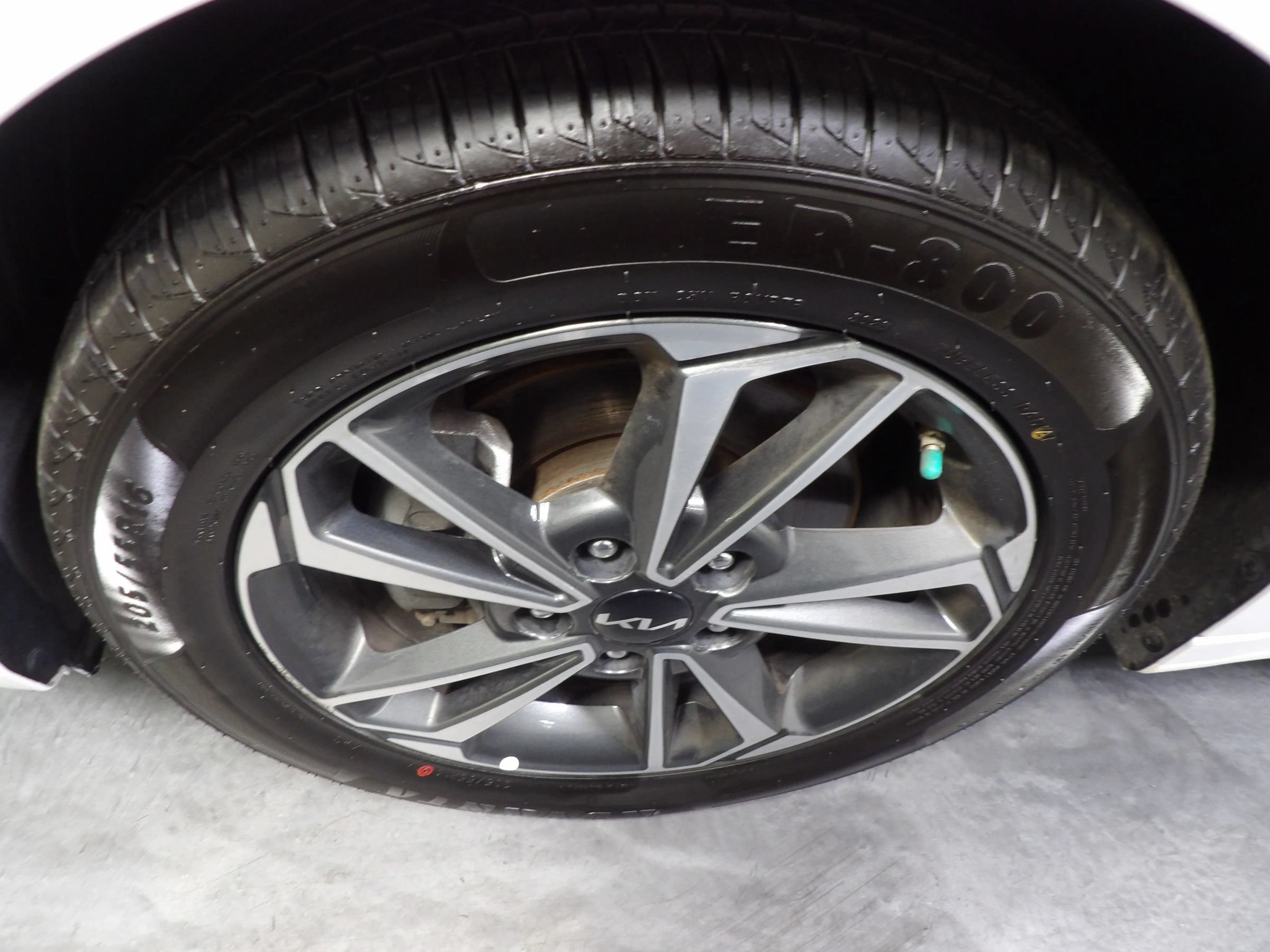 Used 2024 Kia Forte LXS FWD image 19