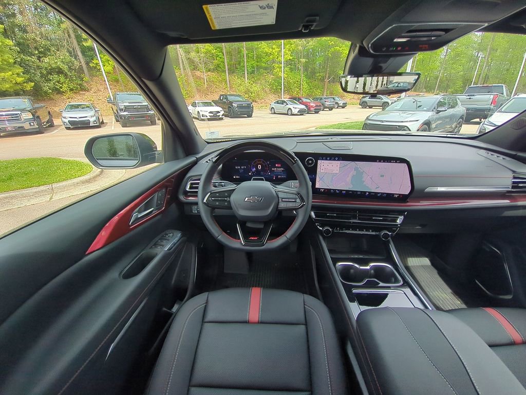 Used 2026 Chevrolet Traverse RS image 32