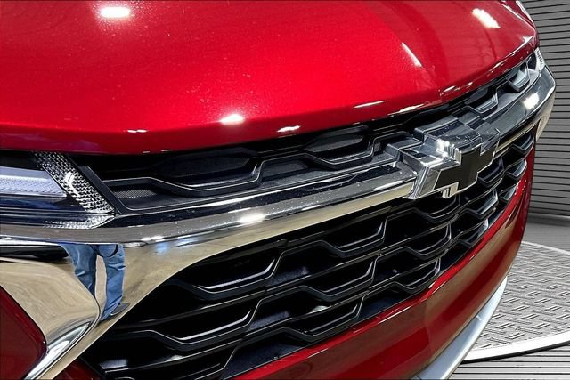 Used 2025 Chevrolet Trax LT w/ Driver Confidence Package FWD image 28