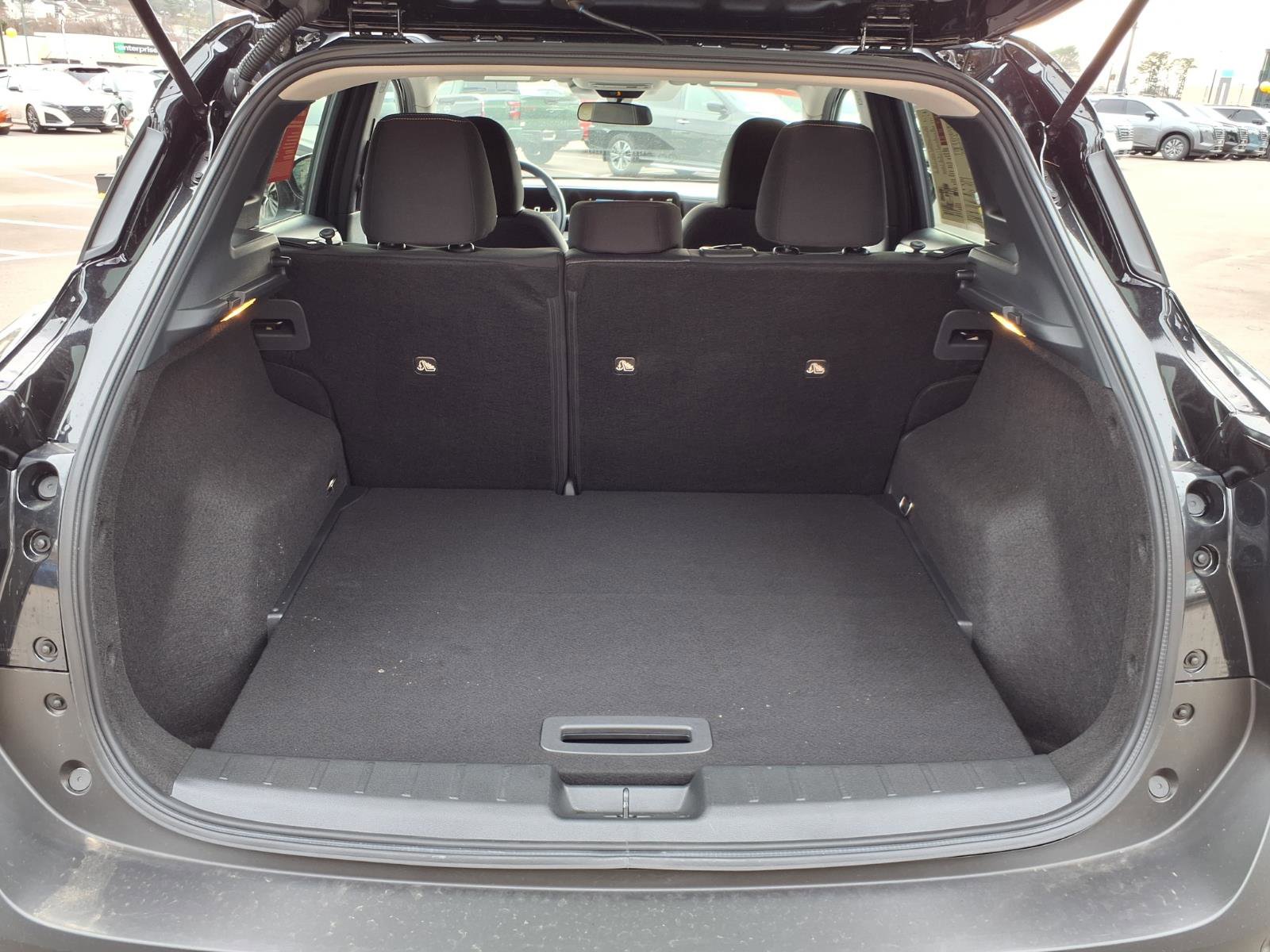 Certified 2025 Nissan Kicks SV image 25