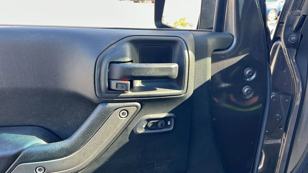 Used 2017 Jeep Wrangler Unlimited Sport image 10