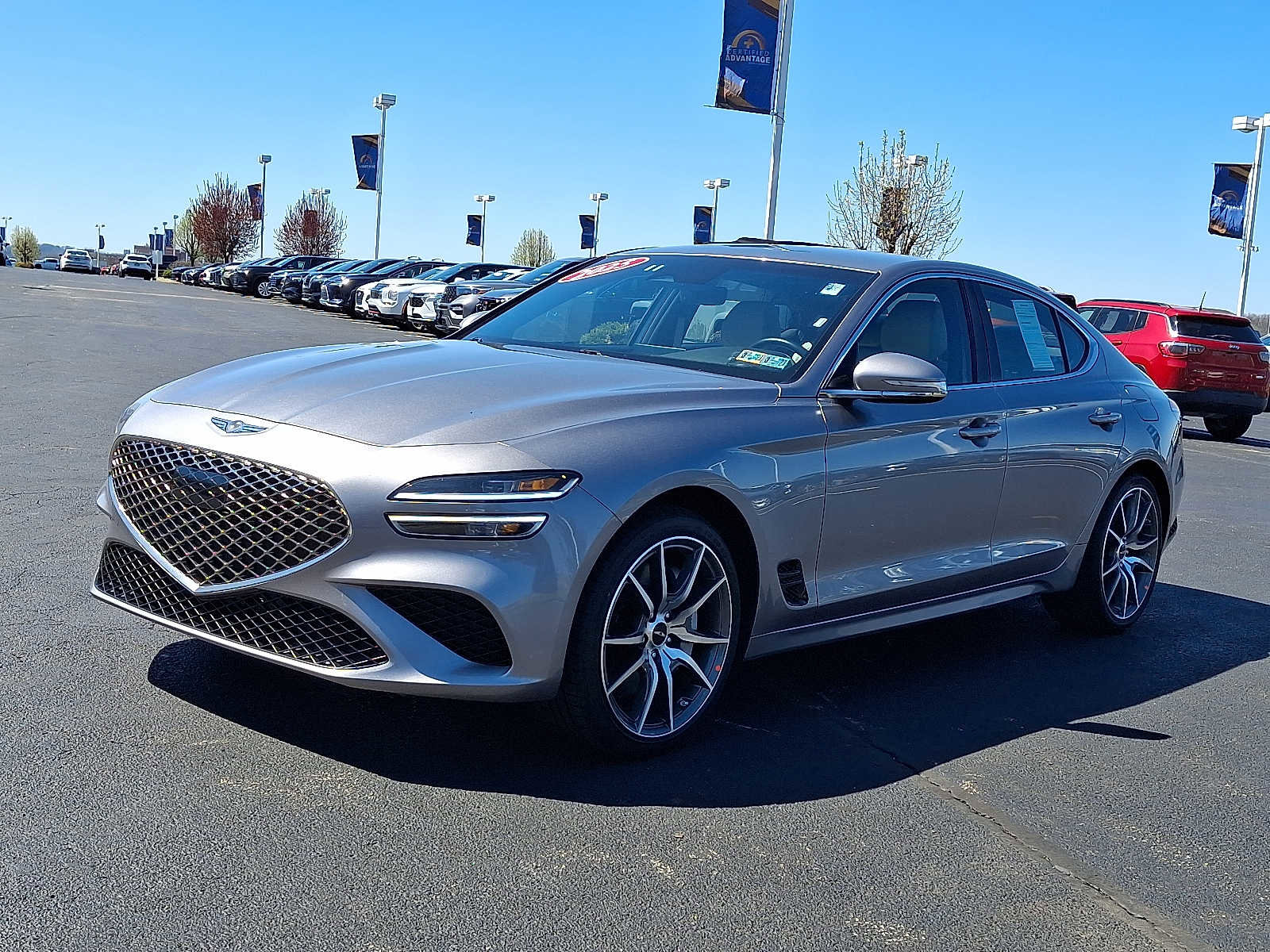 Used 2025 Genesis G70 2.5T image 3