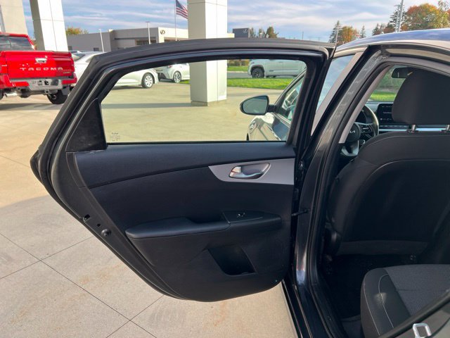 Used 2022 Kia Forte LXS w/ LXS Technology Package FWD image 30
