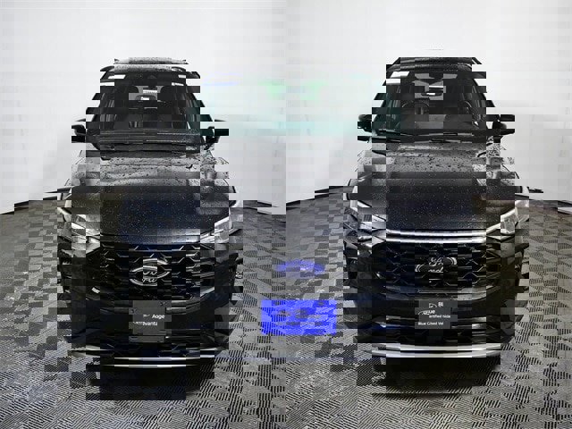 Certified 2023 Ford Escape ST-Line Select w/ Tech Pack #2 image 3