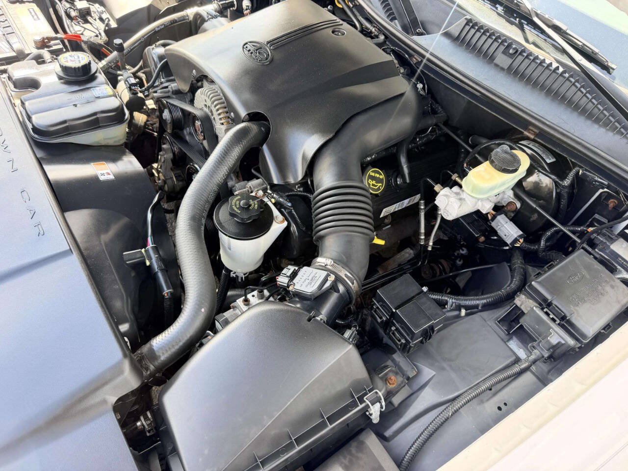Used 2001 Lincoln Town Car Executive RWD image 11