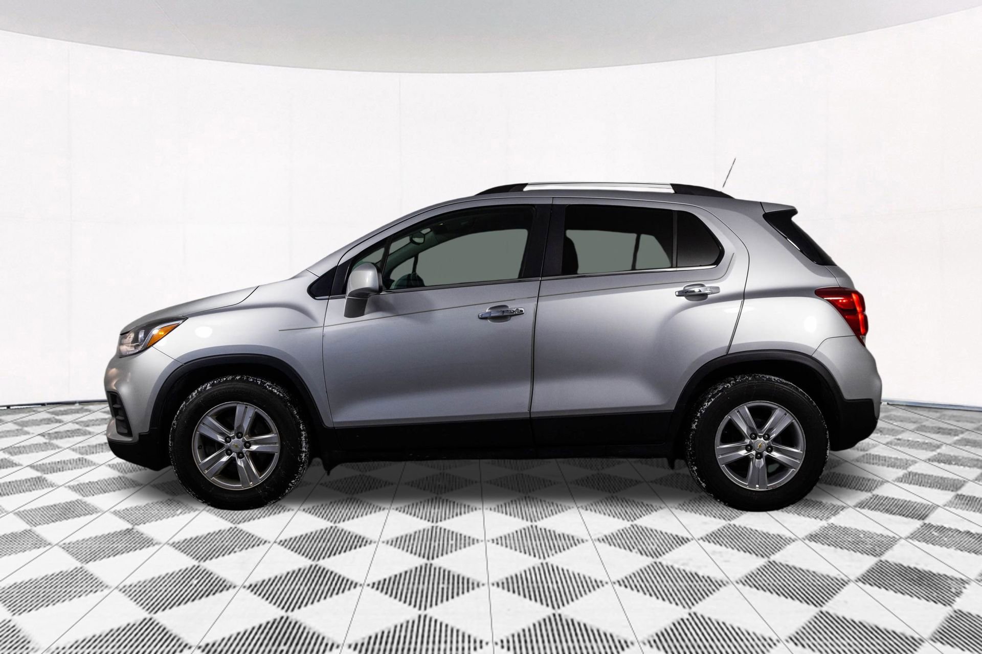 Used 2017 Chevrolet Trax LT w/ LT Convenience Package image 7