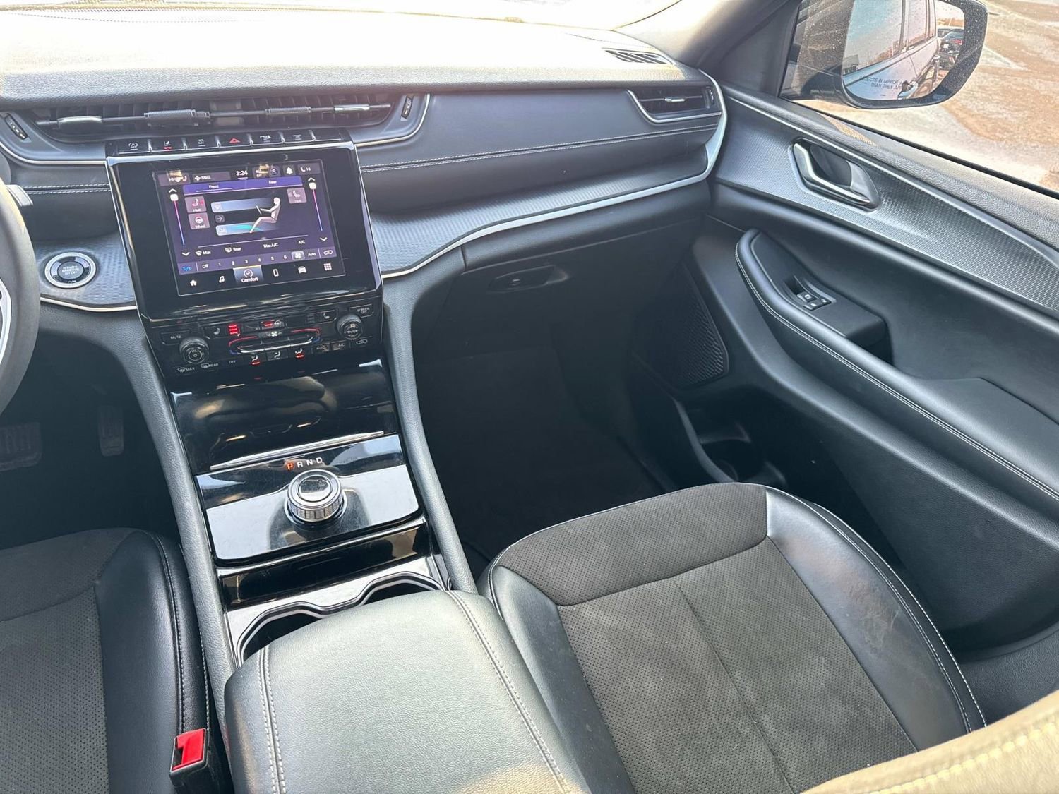 Used 2023 Jeep Grand Cherokee L Altitude image 20