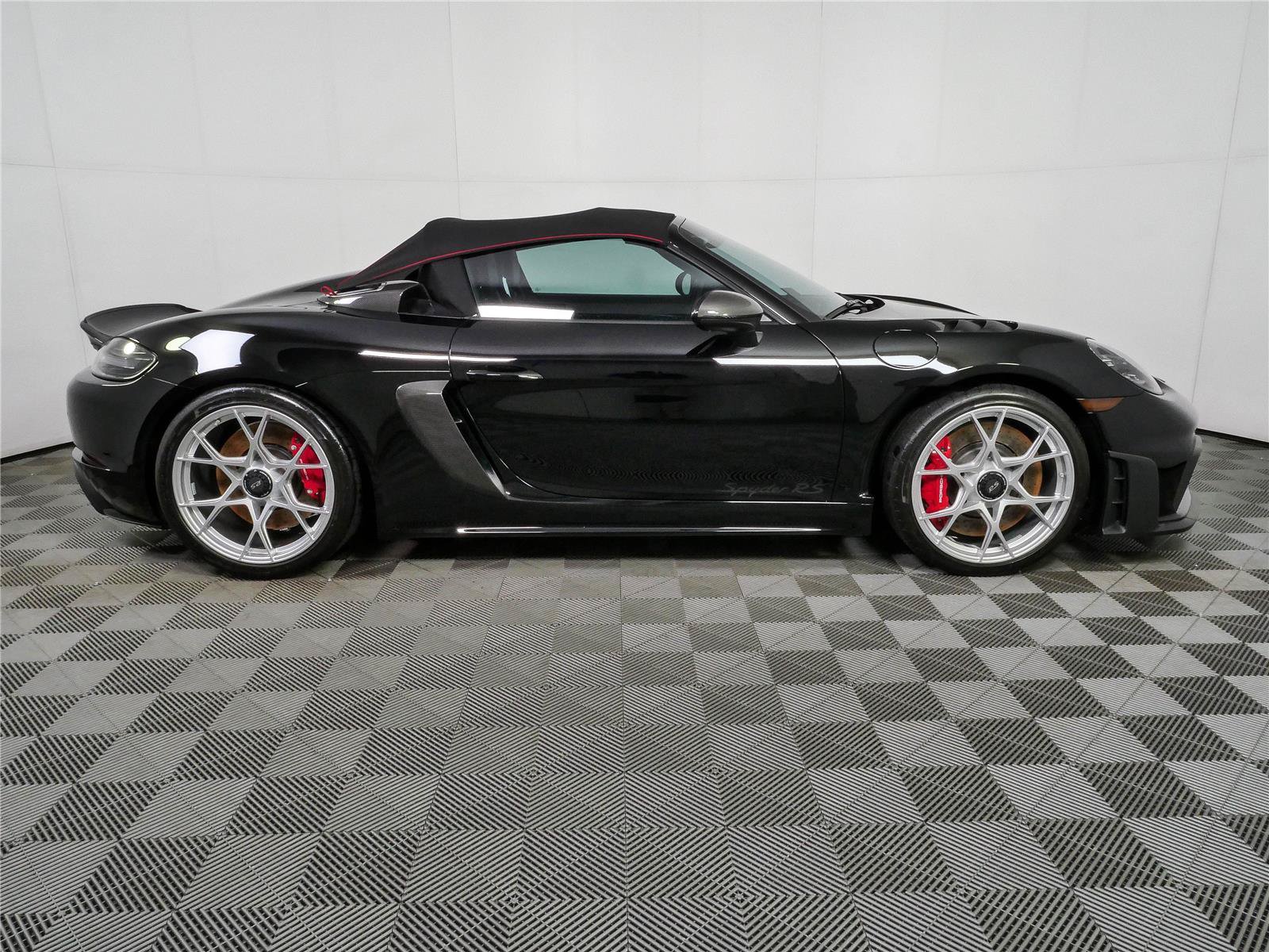 Certified 2025 Porsche 718 Boxster Spyder RS w/ Weissach Package RWD image 26