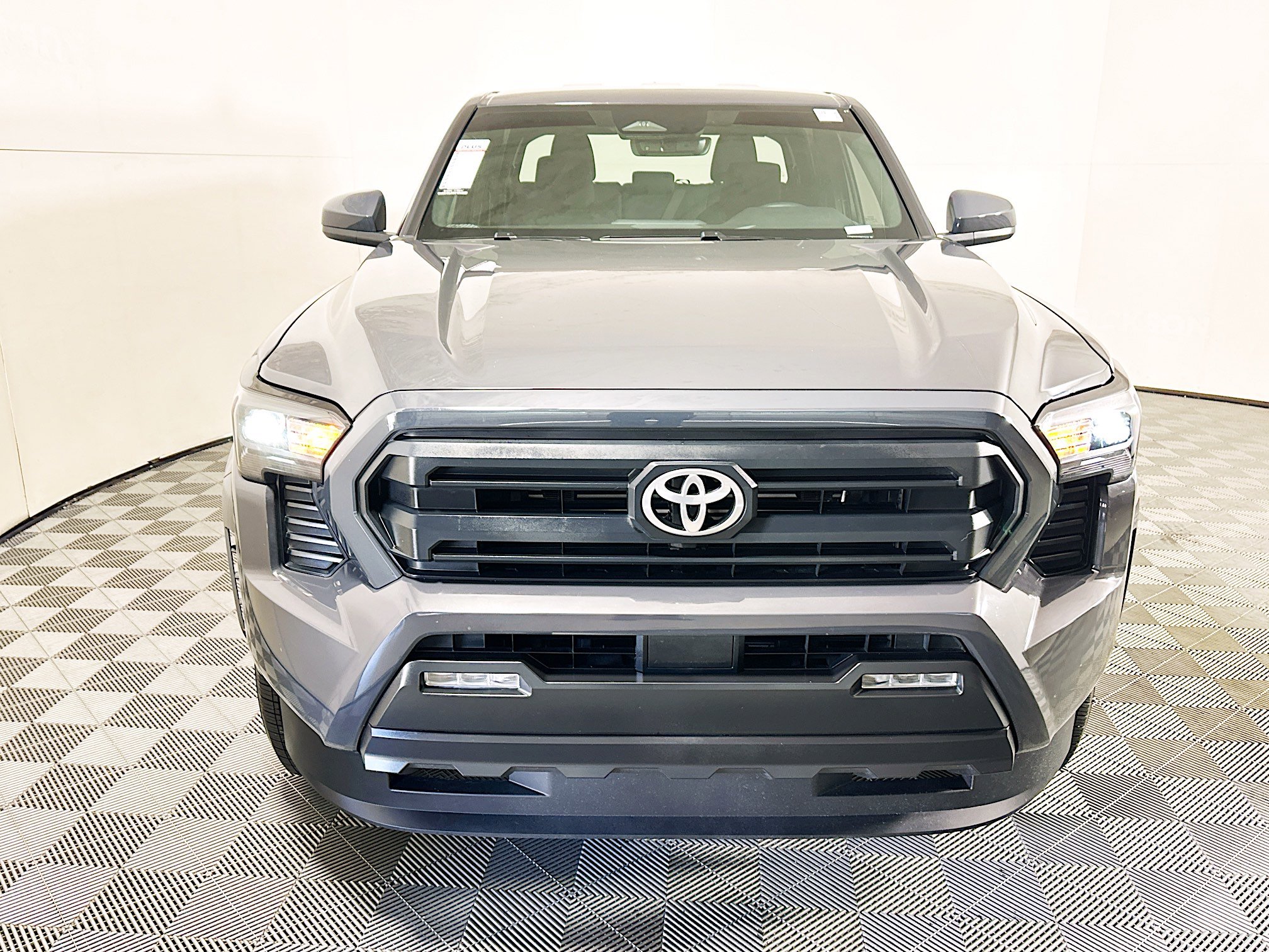 Used 2024 Toyota Tacoma SR5 RWD image 8