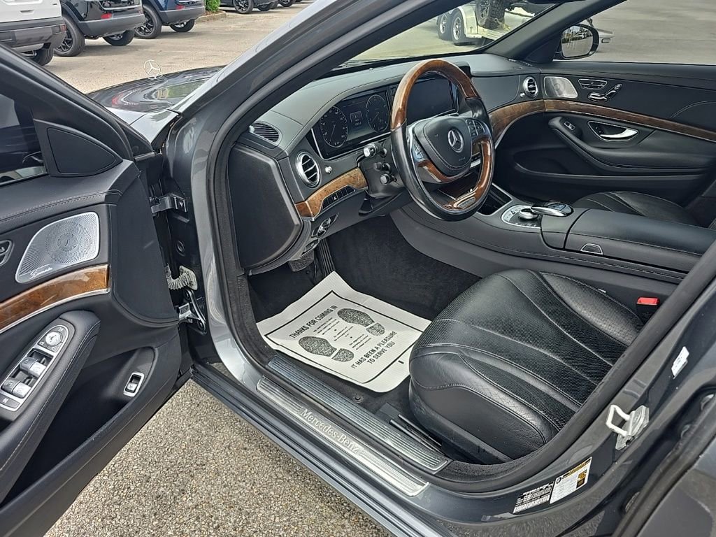 Used 2016 Mercedes-Benz S 550 4MATIC Sedan w/ Premium Package image 12