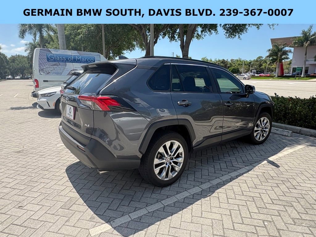 Used 2023 Toyota RAV4 XLE Premium image 8