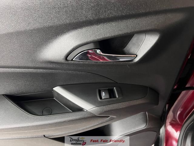 Used 2025 Chevrolet Trax LT image 30