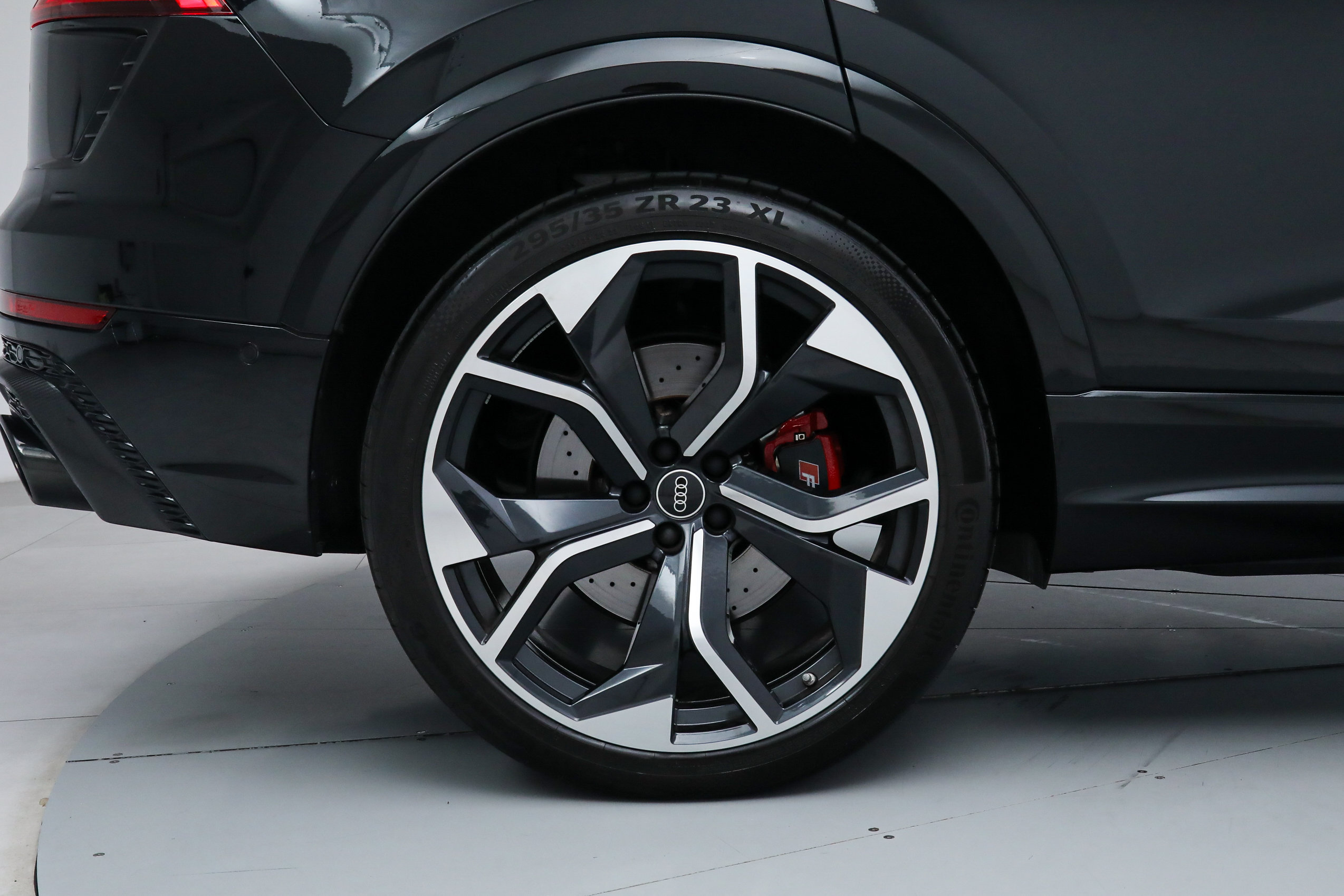 Used 2024 Audi RS Q8 AWD/4WD image 40