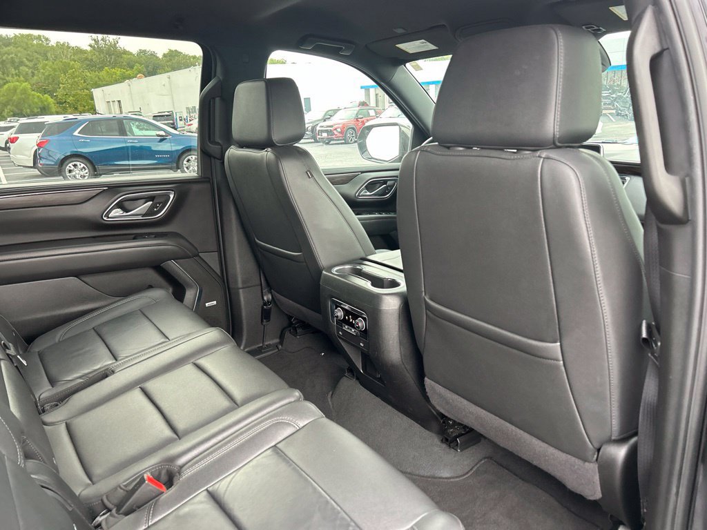 Used 2024 Chevrolet Suburban LT AWD/4WD image 36
