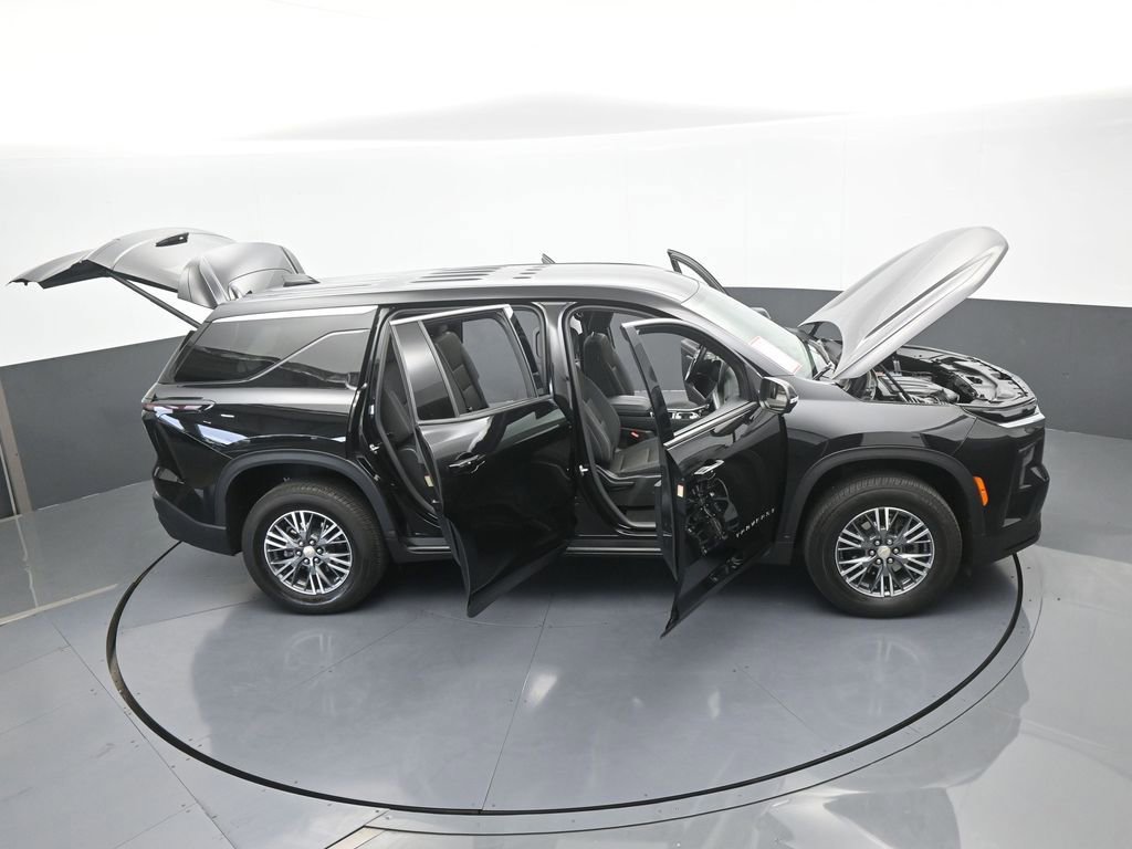 Used 2024 Chevrolet Traverse LS image 75