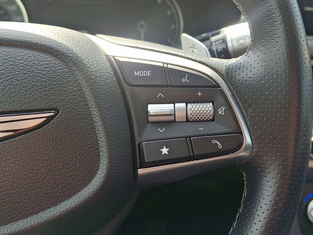 Used 2025 Genesis G70 2.5T RWD image 22