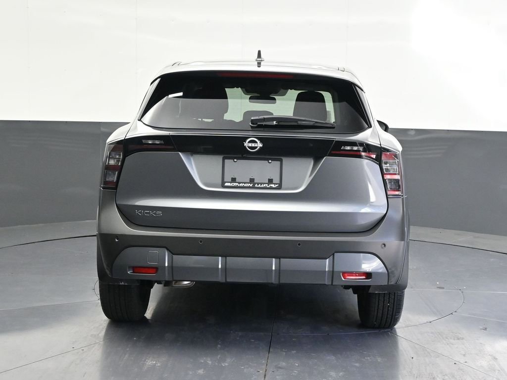 Used 2025 Nissan Kicks SV image 4