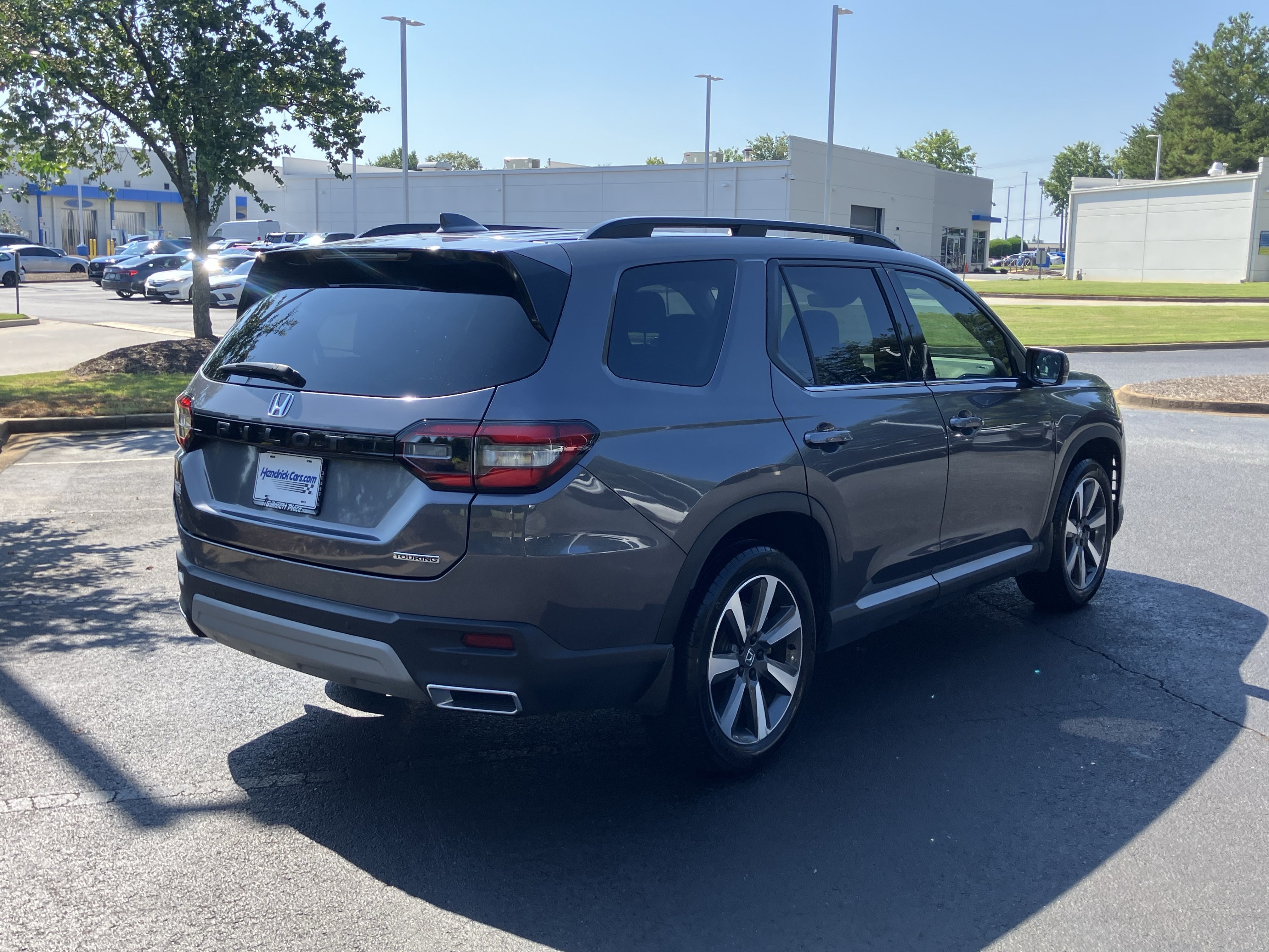 Certified 2025 Honda Pilot Touring image 10