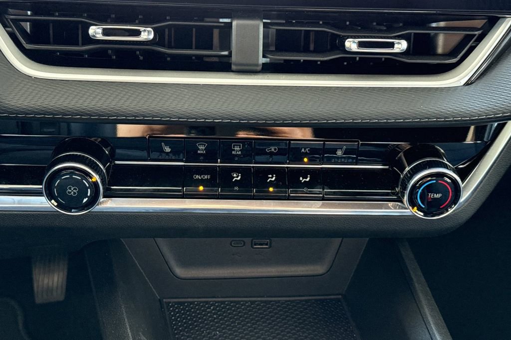 Used 2026 Chevrolet Equinox LT image 32