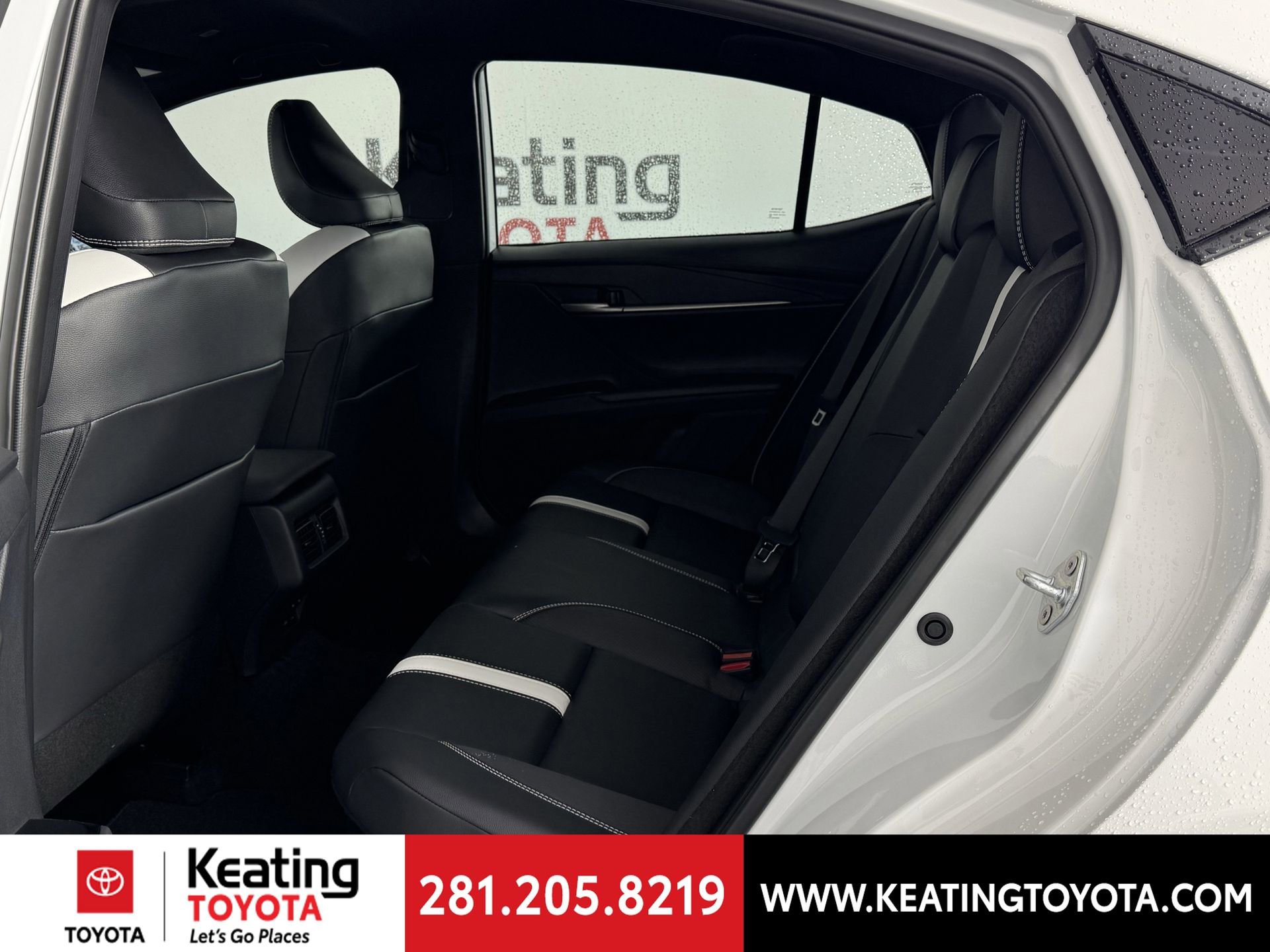 New 2026 Toyota Camry Hybrid FWD image 6