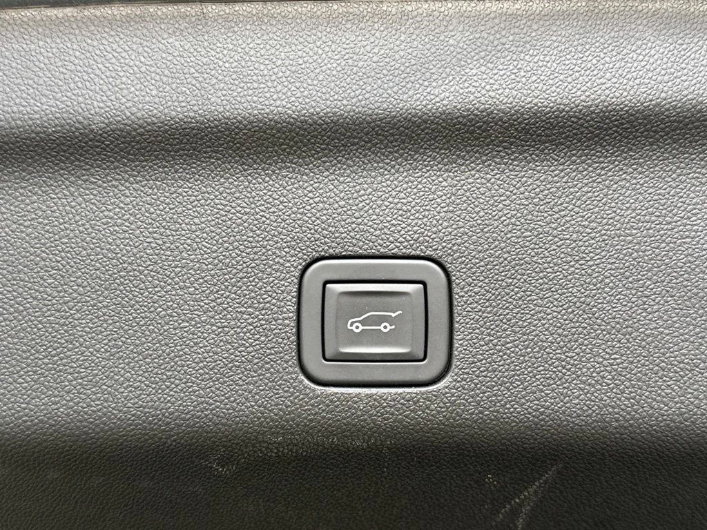 Certified 2025 Chevrolet Suburban Premier AWD/4WD image 34