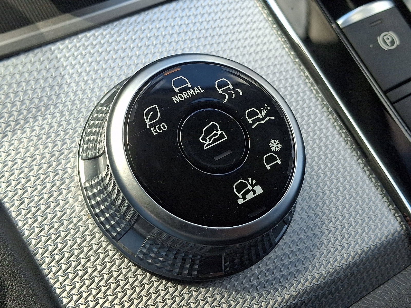 Used 2022 Mitsubishi Outlander SEL AWD/4WD image 23