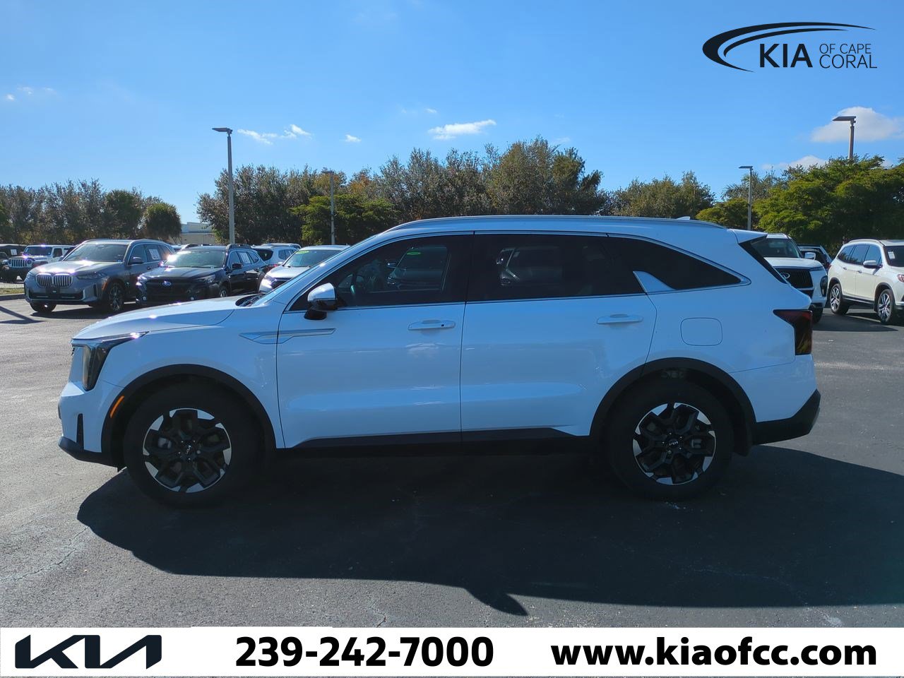Used 2025 Kia Sorento S w/ Panoramic Sunroof Package image 8