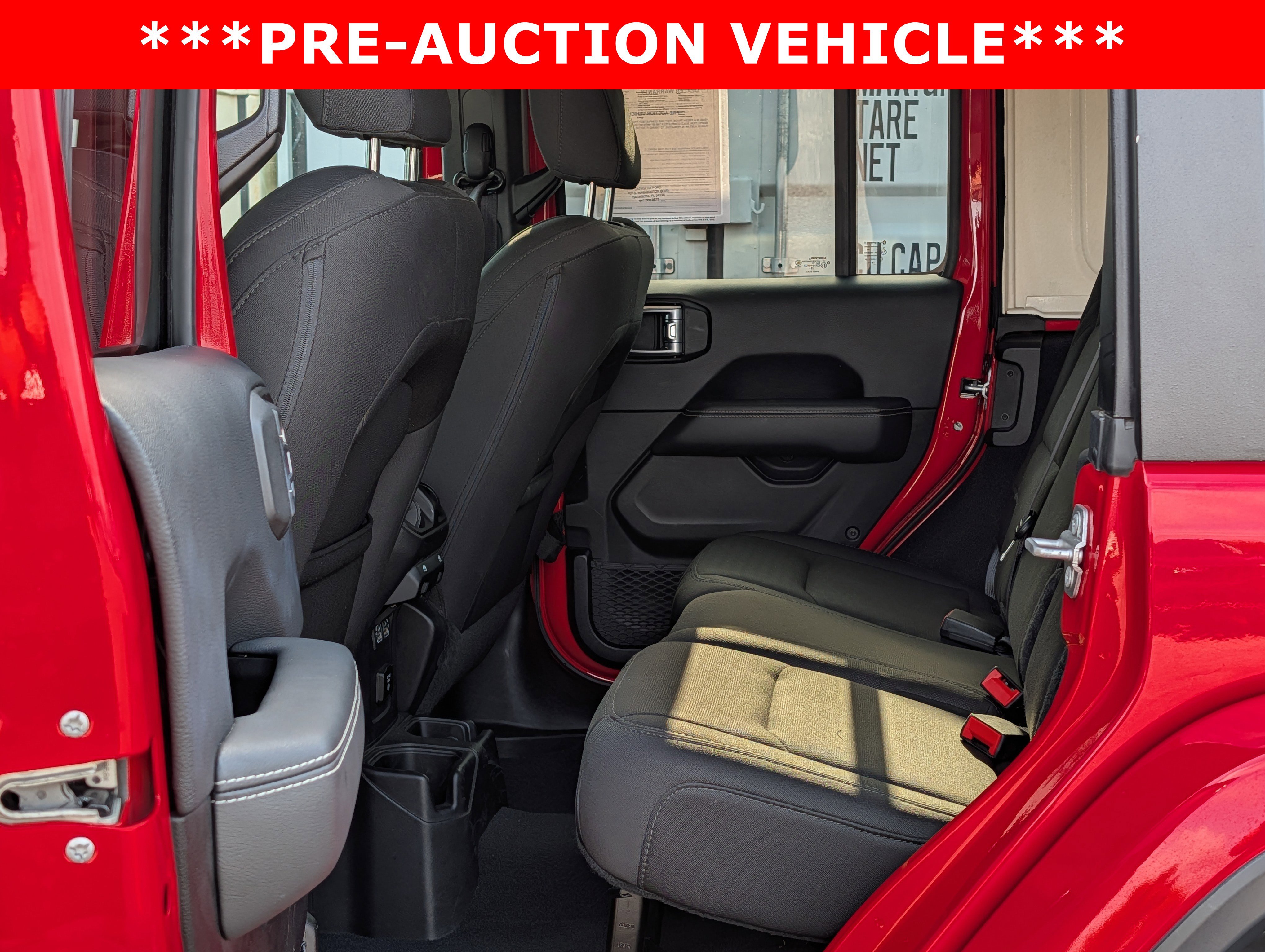 Used 2019 Jeep Wrangler Unlimited Sahara AWD/4WD image 14