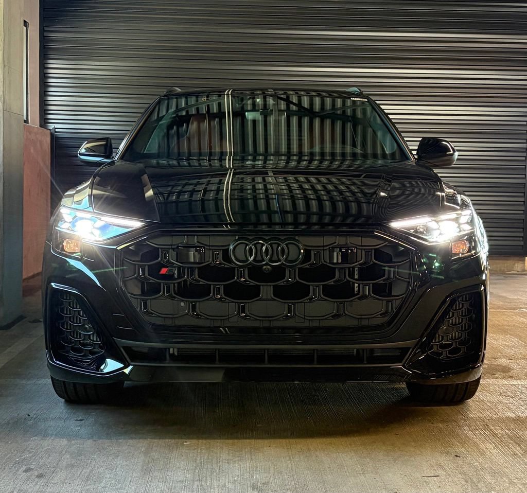 New 2027 Audi SQ8 Prestige AWD/4WD image 6