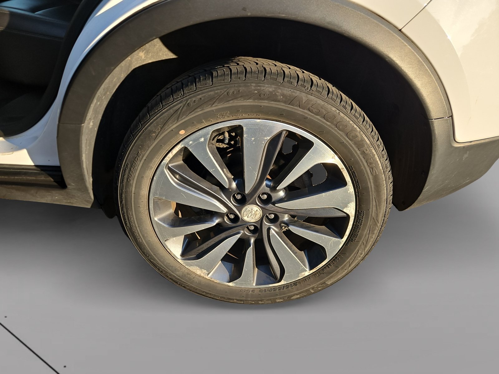 Used 2020 Buick Encore Essence FWD image 14