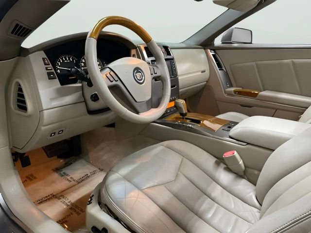 Used 2005 Cadillac XLR RWD image 59