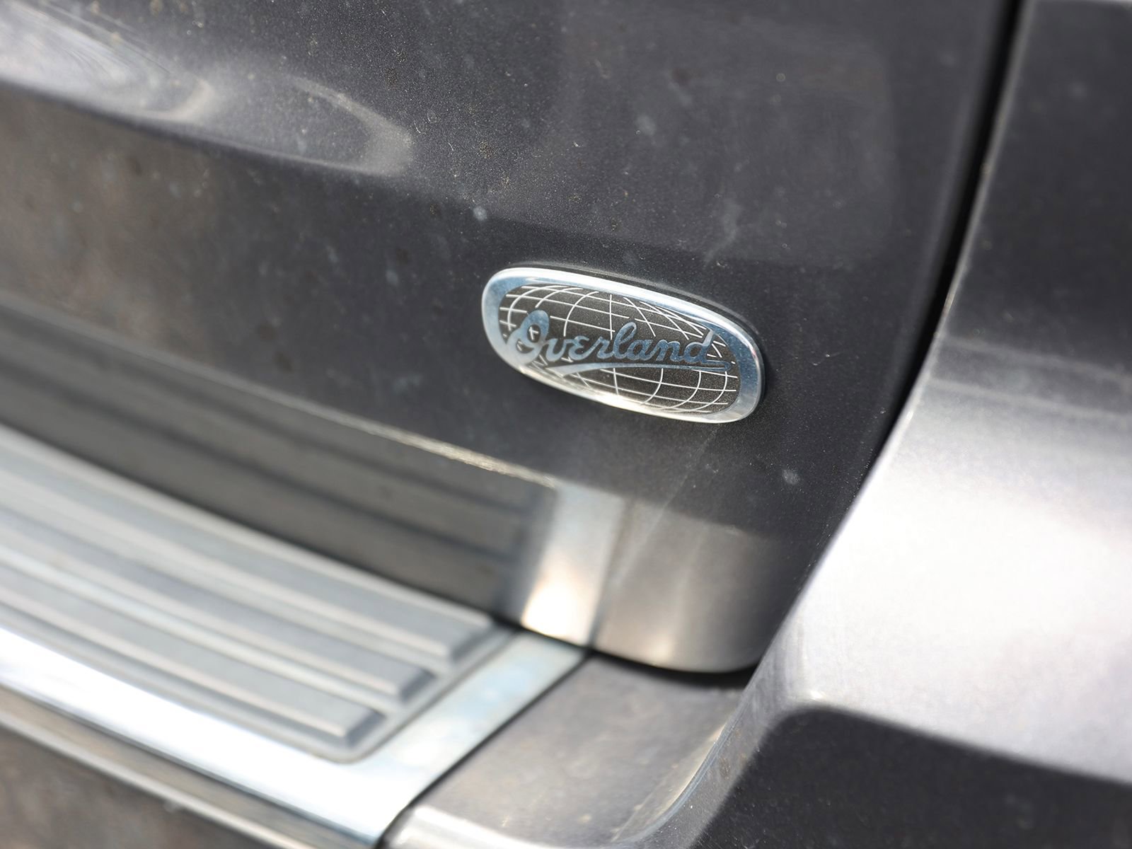 Used 2017 Jeep Grand Cherokee Overland AWD/4WD image 8