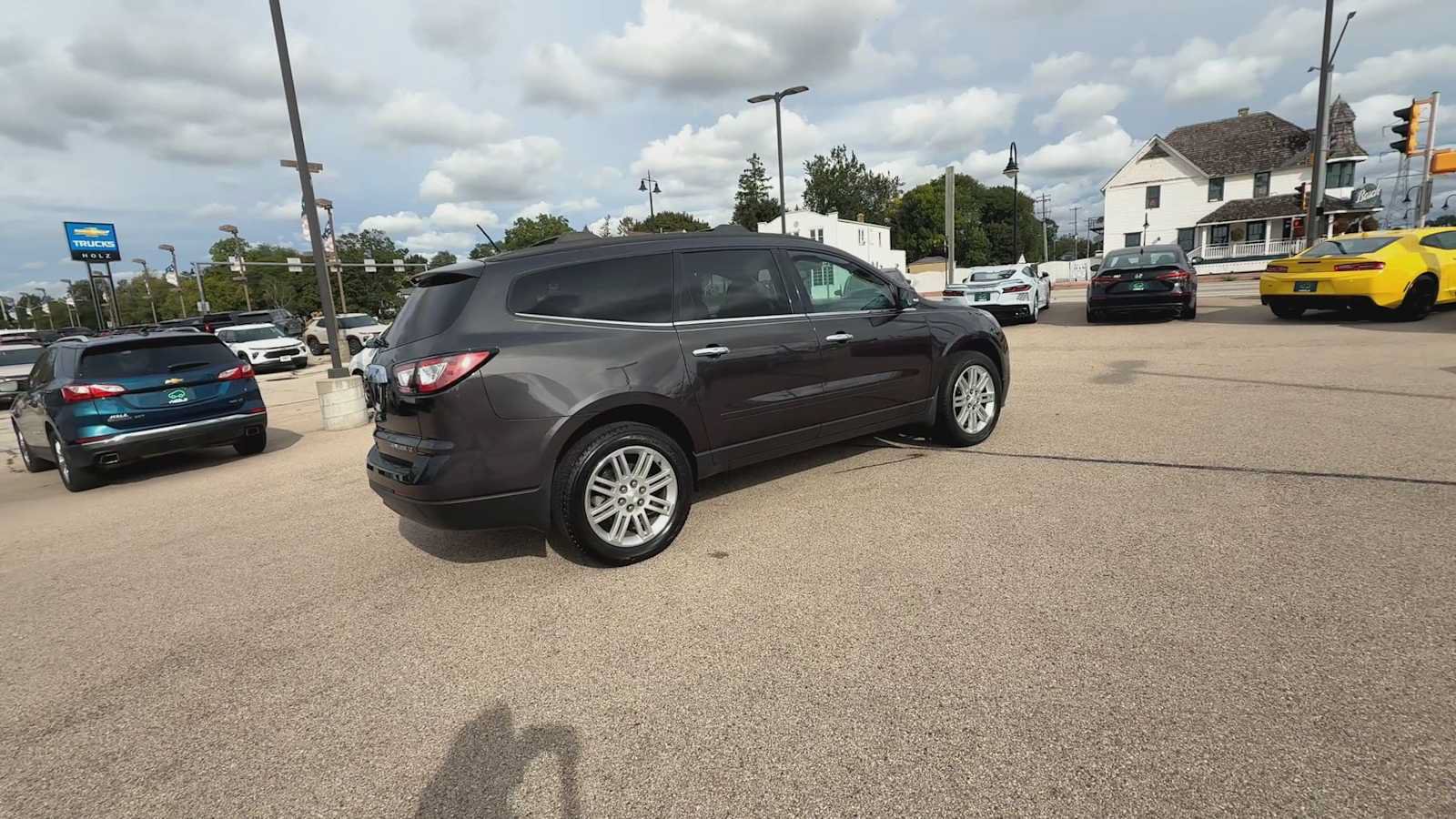 Used 2015 Chevrolet Traverse LT w/ Style and Technology Package FWD image 8