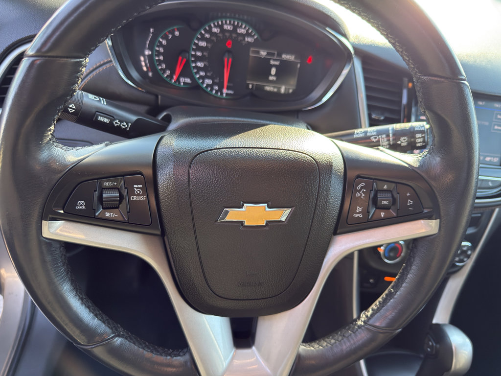 Certified 2022 Chevrolet Trax LT w/ LT Convenience Package image 16