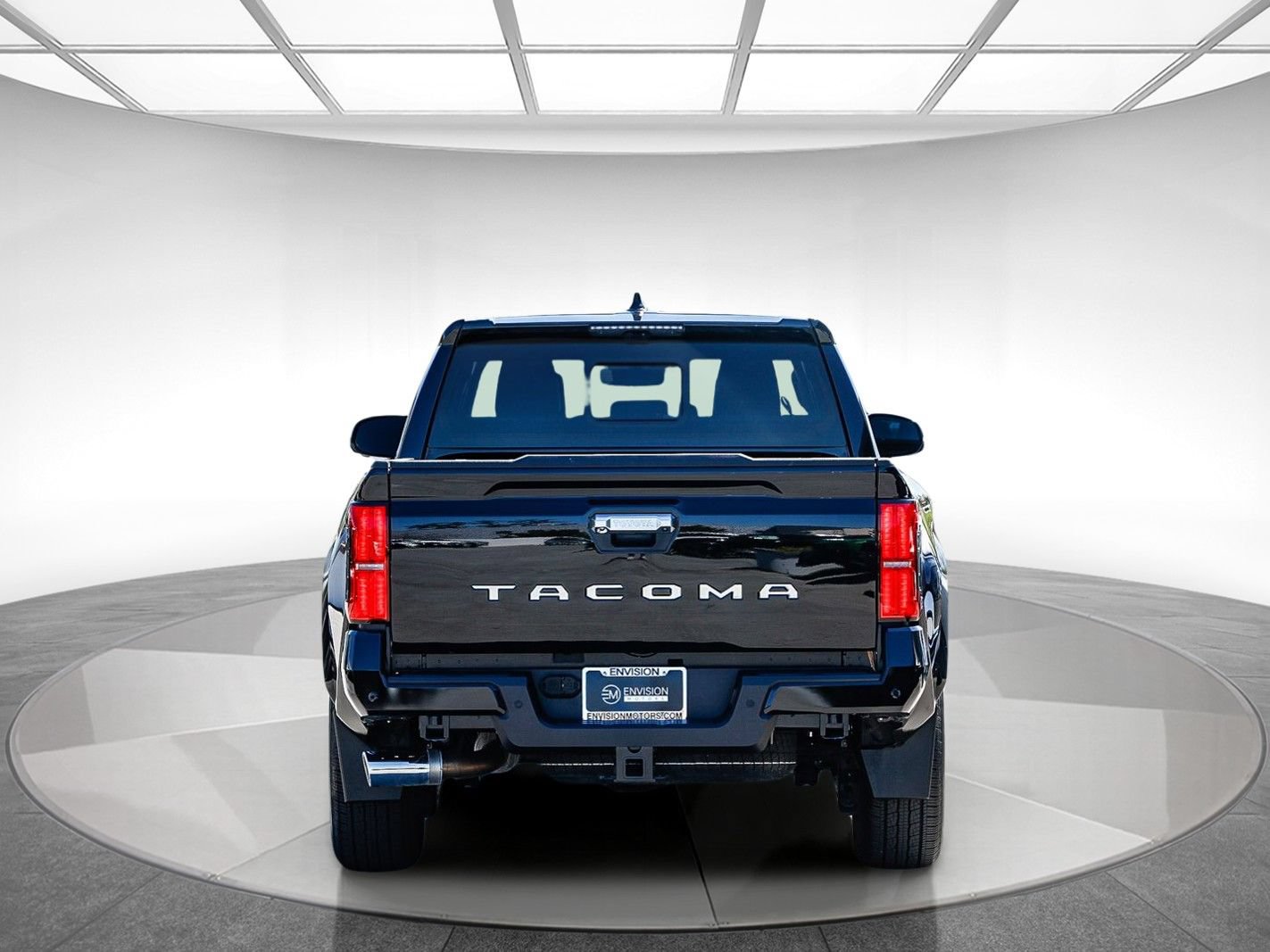 Used 2025 Toyota Tacoma Limited AWD/4WD image 3