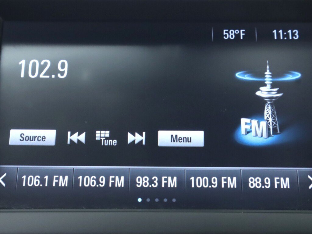 Used 2018 Buick Regal Preferred FWD image 16